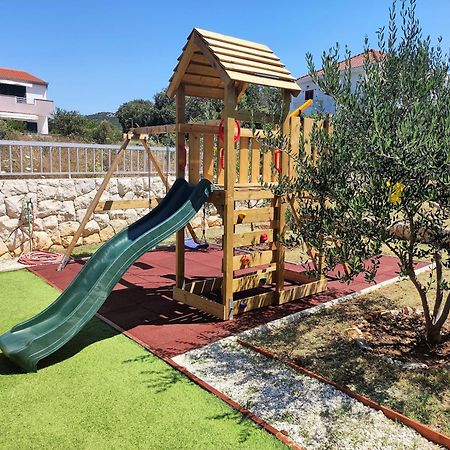 Holiday House Nena With Pool Vinišće Dış mekan fotoğraf