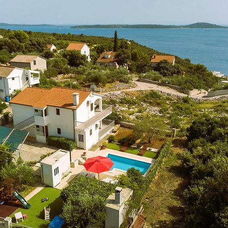 Holiday House Nena With Pool Vinišće Dış mekan fotoğraf