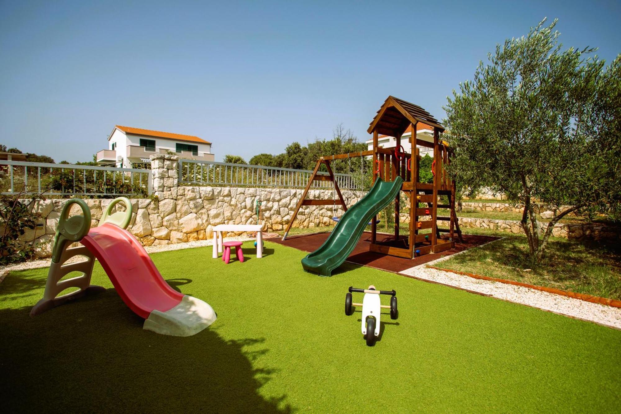 Holiday House Nena With Pool Vinišće Dış mekan fotoğraf