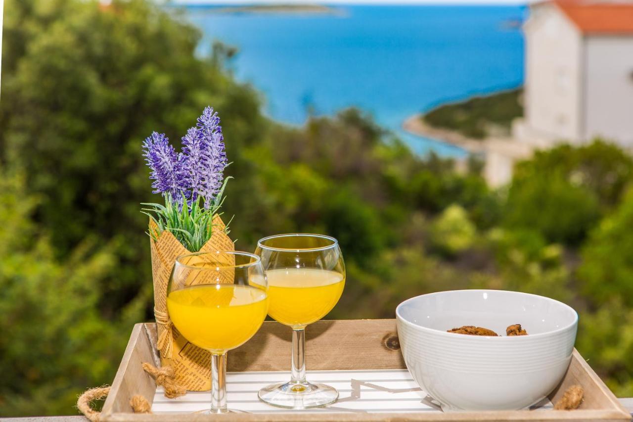 Holiday House Nena With Pool Vinišće Dış mekan fotoğraf